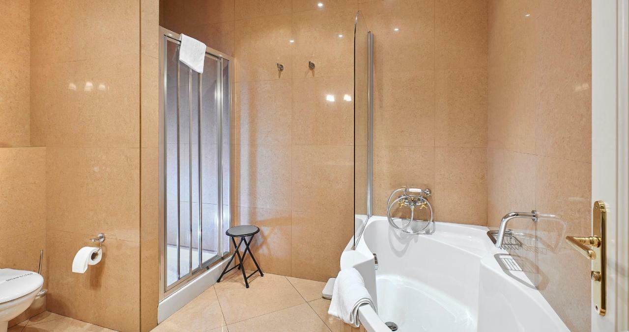 Salvator Hotel Κάρλοβι Βάρι Εξωτερικό φωτογραφία
